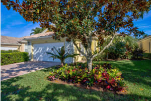4720 Dovehill Dr, Palm Beach Gardens, FL 33418, Sold 02/14/22