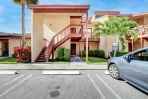 703 Lakeview Dr E, Royal Palm Beach, FL 33411, Sold 01/18/22