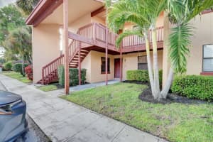 703 Lakeview Dr E, Royal Palm Beach, FL 33411, Sold 01/18/22