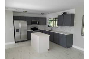 537 SW Bridgeport Dr, Port St. Lucie, FL 34953, Sold 01/12/22