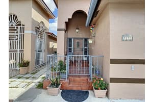 9291 NW 121st St, Hialeah Gardens, FL 33018, Sold 01/10/22