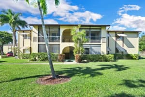 323 Pine Ridge Cir, Greenacres, FL 33463, Sold 01/27/22