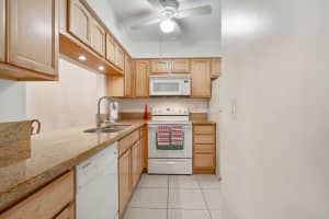 4069 Palm Forest Dr N, Delray Beach, FL 33445, Sold 01/31/22