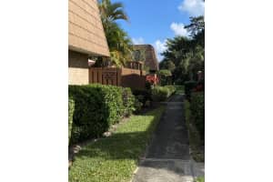 5868 SE Riverboat Dr, Stuart, FL 34997, Sold 02/02/22