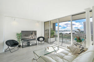 5600 N Flagler Dr # 1, West Palm Beach, FL 33407, Sold 01/25/22