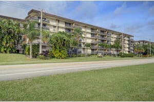 555 NW 4th Ave, Boca Raton, FL 33432, Sold 05/04/22