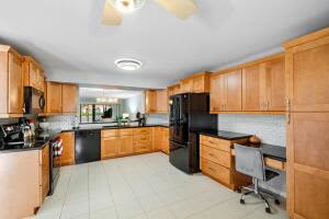 9777 Sills Dr E, Boynton Beach, FL 33437, Sold 02/03/22