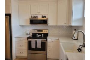 801 Lake Shore Dr, West Palm Beach, FL 33403, Sold 05/05/22