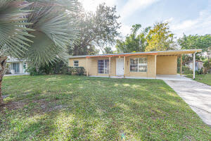 2235 2nd St SW, Vero Beach, FL 32962, Sold 01/28/22