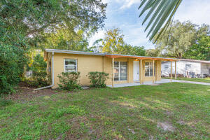 2235 2nd St SW, Vero Beach, FL 32962, Sold 01/28/22