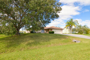 87 Sandalwood Dr, Fort Pierce, FL 34947, Sold 03/10/22