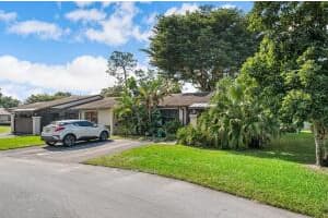 39 Seminole Ct E, Royal Palm Beach, FL 33411, Sold 01/28/22