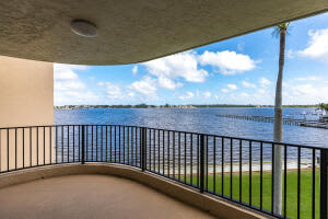 8200 Lakeshore Dr, Hypoluxo, FL 33462, Sold 02/15/22