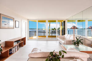 8200 Lakeshore Dr, Hypoluxo, FL 33462, Sold 02/15/22