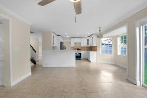 20009 NW 86th Ct, Hialeah, FL 33015, Sold 02/18/22