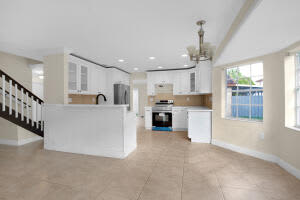 20009 NW 86th Ct, Hialeah, FL 33015, Sold 02/18/22