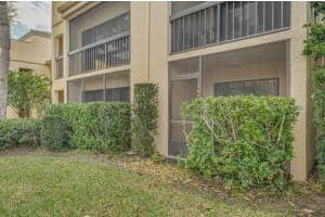 9450 Meadowood Dr, Fort Pierce, FL 34951, Sold 05/11/22