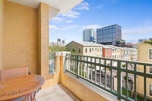 403 S Sapodilla Ave, West Palm Beach, FL 33401, Sold 03/18/22