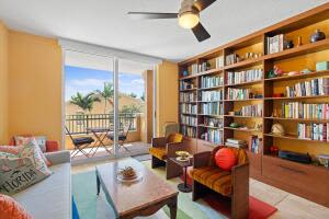 403 S Sapodilla Ave, West Palm Beach, FL 33401, Sold 03/18/22