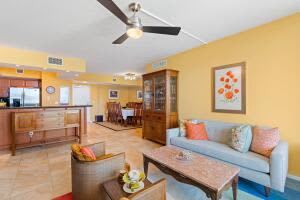 403 S Sapodilla Ave, West Palm Beach, FL 33401, Sold 03/18/22