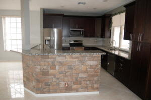 1039 Aviary Rd, Wellington, FL 33414, Sold 02/09/22