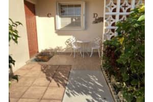 4710 NW 4th St, Delray Beach, FL 33445, Sold 02/10/22