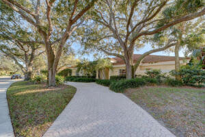 2765 Tecumseh Dr, West Palm Beach, FL 33409, Sold 02/23/22