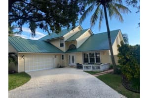 10381 SE Jupiter Narrows Dr, Hobe Sound, FL 33455, Sold 06/21/22