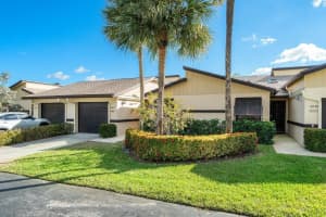 19 Ridge Pointe Dr, Boynton Beach, FL 33435, Sold 01/11/22