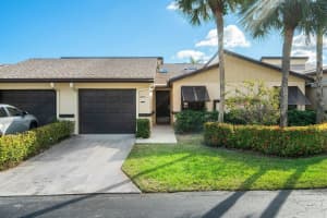 19 Ridge Pointe Dr, Boynton Beach, FL 33435, Sold 01/11/22