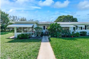 1102 S Oakridge Cir, Lantana, FL 33462, Sold 02/25/22