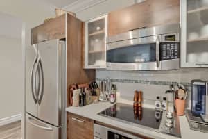 480 Hibiscus St, West Palm Beach, FL 33401, Sold 02/15/22