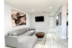 450 Amador Ln, West Palm Beach, FL 33401, Sold 02/07/22