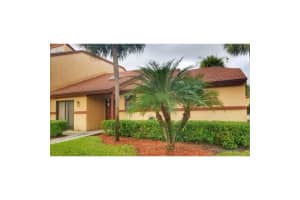 308 Lakeview Dr E, Royal Palm Beach, FL 33411, Sold 02/04/22