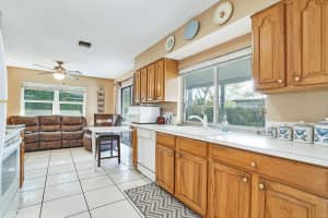 972 Hibiscus Dr, Royal Palm Beach, FL 33411, Sold 02/03/22