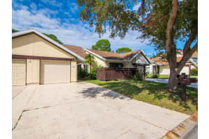 1453 SE Rivergreen Cir, Port St. Lucie, FL 34952, Sold 02/10/22