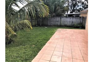 1003 Park Hill Dr, Haverhill, FL 33417, Sold 02/25/22