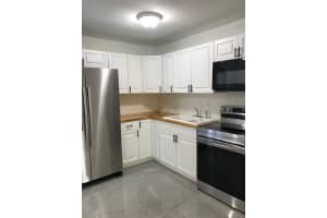 1353 9th St, West Palm Beach, FL 33401, Sold 03/21/22