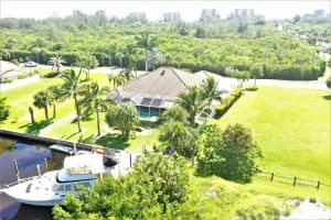 81 Queens Rd, Fort Pierce, FL 34949, Sold 02/18/22