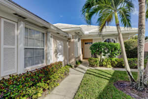 8452 Beaconhill Rd, Palm Beach Gardens, FL 33410, Sold 02/14/22