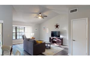 3287 Jog Park Dr Bldg 37, Greenacres, FL 33467, Sold 02/28/22