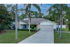 300 NE Town Terrace, Jensen Beach, FL 34957, Sold 01/21/22