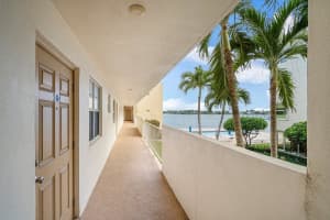 1820 New Palm Way, Boynton Beach, FL 33435, Sold 03/31/22