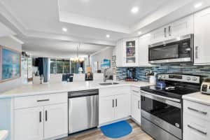 921 Gardenia Dr, Delray Beach, FL 33483, Sold 03/09/22