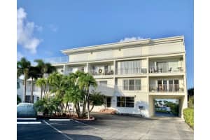 4001 S Ocean Blvd, South Palm Beach, FL 33480, Sold 01/28/22