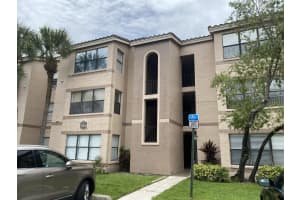2866 S University Dr, Davie, FL 33328, Sold 02/25/22