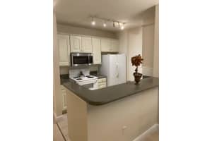 780 S Sapodilla Ave, West Palm Beach, FL 33401, Sold 01/28/22