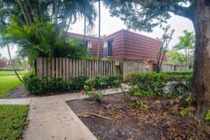 9890 NW 6th Pl, Plantation, FL 33324, Sold 02/14/22
