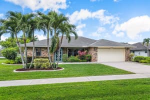 7423 Hazelwood Cir, Lake Worth, FL 33467, Sold 02/08/22