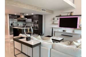 7928 East Dr, North Bay Village, FL 33141, Sold 03/31/22